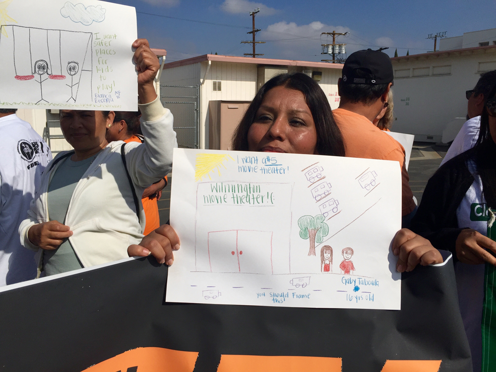 Por años, los vecinos de Boyle Heights, Pacoima, Sun Valley y Wilmington han luchado para que se mejoren los niveles de la calidad del aire en sus barrios. (Araceli MartÃnez/La Opinión).