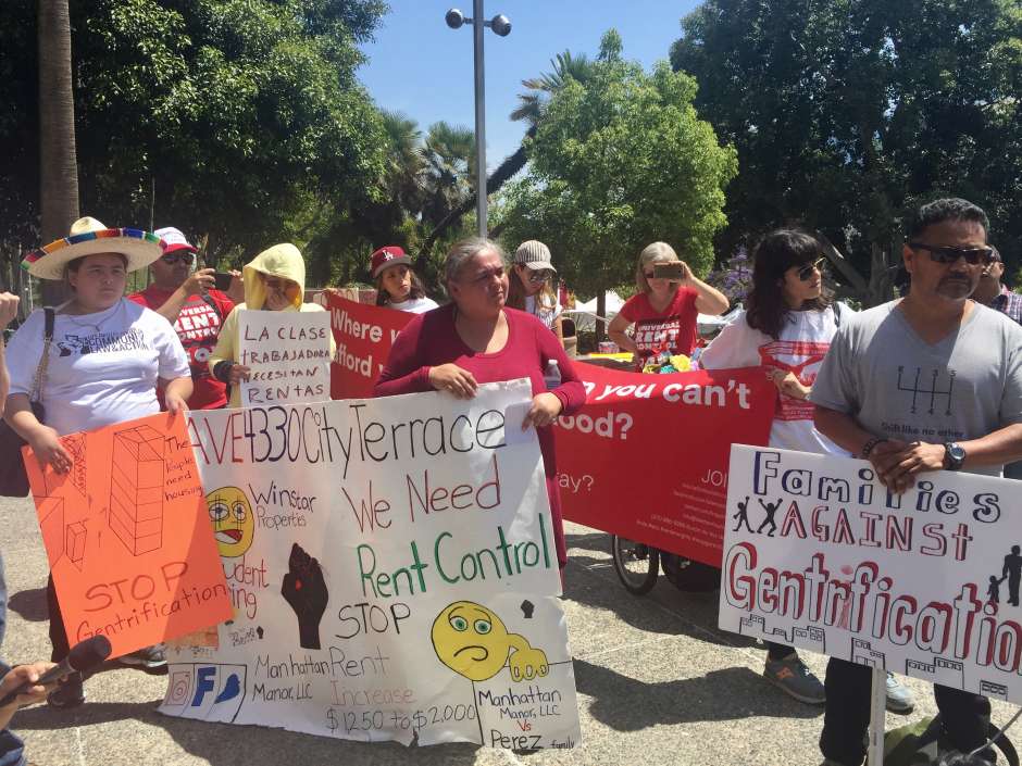 Vecinos piden control de rentas en el este de Los Ãngeles.